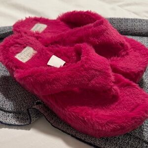 Faux Fur Slide Slippers in Bright Magenta